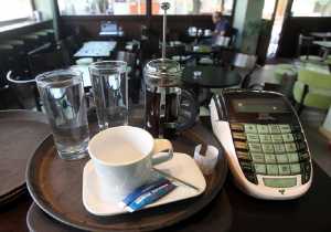 Έλεγχοι σε καταστήματα καφέ και εστίασης στο Ηράκλειο