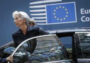 Η Λαγκάρντ προσπαθεί να πείσει τους Ευρωπαίους για αναδιάρθρωση του ελληνικού χρέους