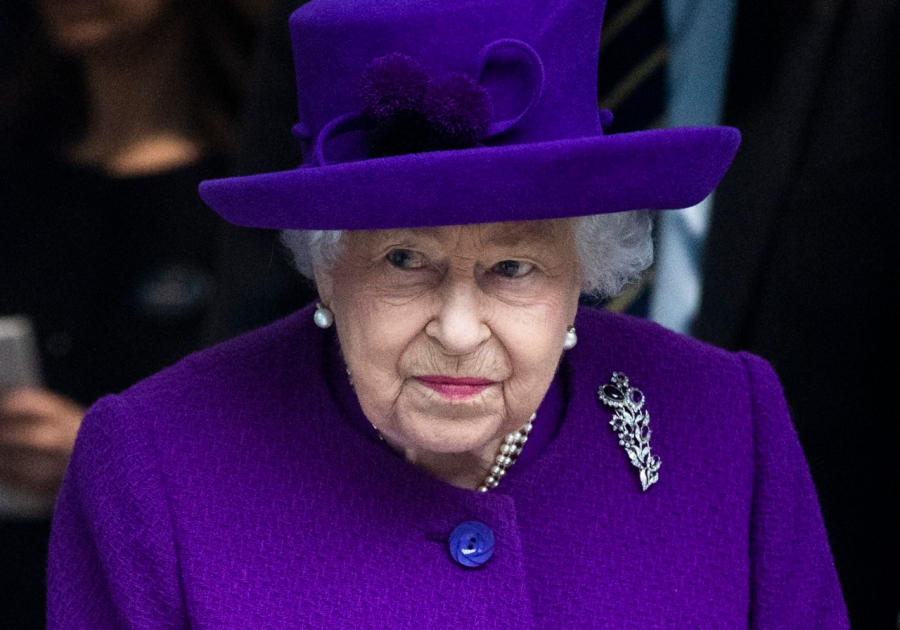 Θετική στον κορονοϊό η βασίλισσα Ελισάβετ: Ποια η κατάσταση της υγείας της