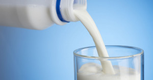 Σε ΦΕΚ η απόφαση για τη μεταβατική περίοδο που θα έχουν οι παραγωγοί για τη «Δήλωση Παραδόσεων Γάλακτος»