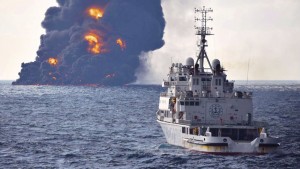 Κίνα: Δύο πετρελαιοκηλίδες έκτασης 109 τετραγωνικών χιλιομέτρων σχηματίστηκαν στην επιφάνεια μετά το ναυάγιο του ιρανικού δεξαμενόπλοιου