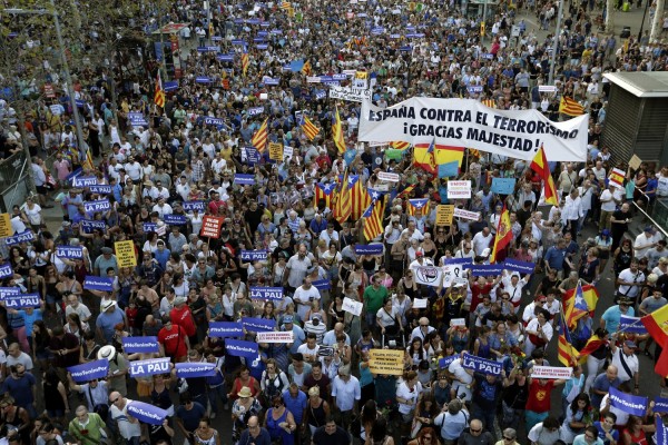Καταλονία: Αρχίζει η απαγορευμένη προεκλογική εκστρατεία υπέρ του «ναι»