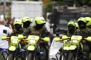 Οπλισμένοι μαφιόζοι απειλούν την σύνταξη εφημερίδας στην Κολομβία