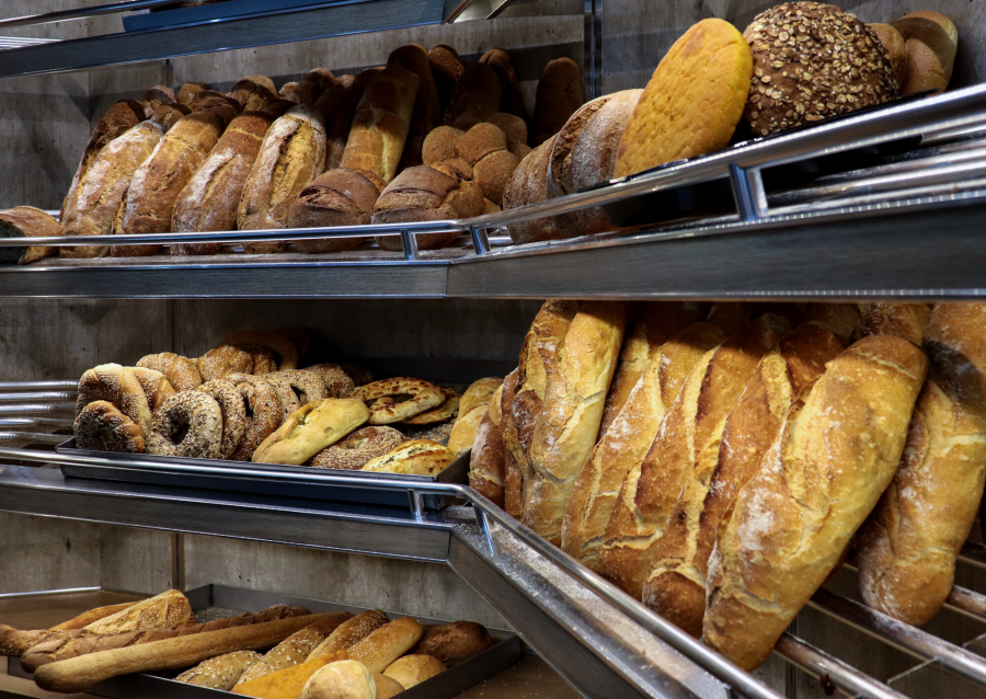 Θα πούμε το ψωμί το ψωμάκι: Έρχονται αυξήσεις φωτιά, μέχρι και 1,5 ευρώ η φρατζόλα