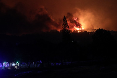 Φωτιά στον Σχίνο: Μάχη με τις αναζωπυρώσεις - Αυτά τα στοιχεία οδήγησαν στην καταστροφή, στάχτη 55.000 στρέμματα (βίντεο)