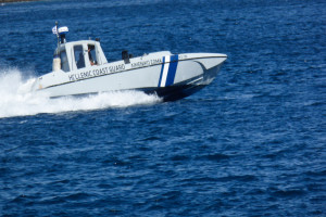 Λέσβος: Αίσιο τέλος για τους τρεις επιβάτες του αλιευτικού που ανετράπη