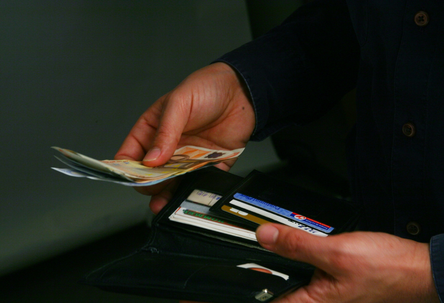 Άτοκες δόσεις με πιστωτικές κάρτες και στις δόσεις του φόρου εισοδήματος