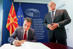 «Πράσινο φως» και από τη Βουλγαρία για την ένταξη της ΠΓΔΜ στο ΝΑΤΟ