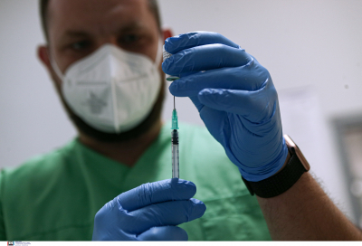 Μόσιαλος: Χρειαζόμαστε την ευελιξία της ανάμιξης των εμβολίων
