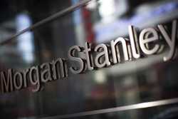 Morgan Stanley: Η ολοκλήρωση της αξιολόγησης μπορεί να μειώσει τα spreads ελληνικών ομολόγων