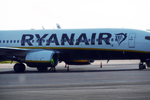 Εισιτήρια με 10 ευρώ ανακοίνωσε η Ryanair