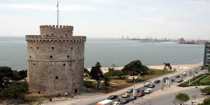 Ανδρας απειλεί να αυτοκτονήσει στην παραλία Θεσσαλονίκης