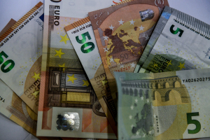 Σεπόλια: Ένοπλος εισέβαλε σε τράπεζα, άρπαξε 8.000 ευρώ και... εξαφανίστηκε