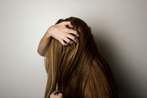 13 υπερτροφές που υπόσχονται υγιή και πυκνά μαλλιά βάζοντας τέρμα στην τριχόπτωση