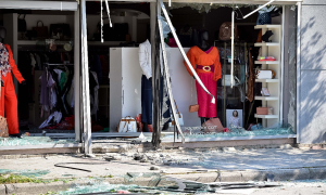 Τρομοκρατική επίθεση με γκαζάκια στο μαγαζί του Νίκου Πιτσίλκα της ΕΟΚ