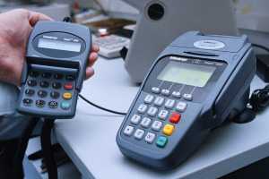 Έρχεται ακατάσχετος λογαριασμός για πωλήσεις μέσω μηχανημάτων καρτών