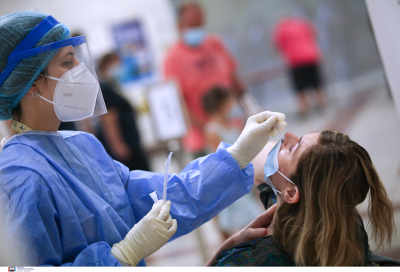 Κορονοϊός: Το rapid test με δείγμα από τη μύτη δεν ανιχνεύει γρήγορα την μετάλλαξη Όμικρον