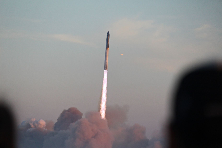 Η Space X του Έλον Μασκ εκτόξευσε ακόμα 22 δορυφόρους Starlink