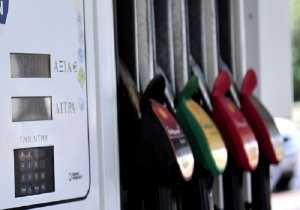 Πλαφόν στις τιμές των καυσίμων εξετάζει η κυβέρνηση