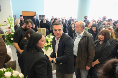Ο Αλέξης Τσίπρας στην πολιτική κηδεία του Βάιου Βλάχου, θρήνος στην Καρδίτσα για τον 34χρονο που «έφυγε» στα Τέμπη