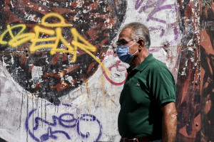 Παναγιωτόπουλος: Στις προτάσεις να φοράμε μάσκες ακόμα και στους δρόμους