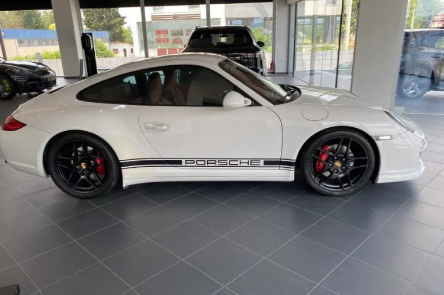 Η Porsche 911 Targa 4 GTS αποδίδει 480 ίππους (βίντεο)