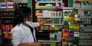 Μειώνεται το κέρδος των φαρμακοποιών ,δωρεάν φάρμακα σε ανασφάλιστους