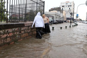 «Άνοιξαν οι ουρανοί» στην Θεσσαλονίκη - Ρεκόρ βροχοπτώσεων τον Μάιο