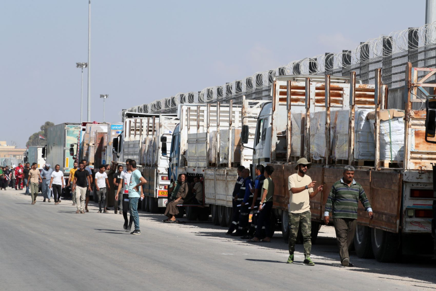 Άνοιξε το πέρασμα της Ράφα - Στη Λωρίδα της Γάζας τα πρώτα 20 φορτηγά με ανθρωπιστική βοήθεια