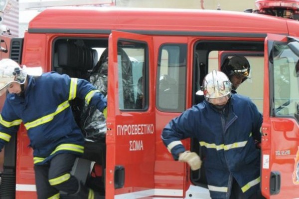 Χαλκιδική: 10 τροχόσπιτα πήραν φωτιά στην Αμμουλιανή