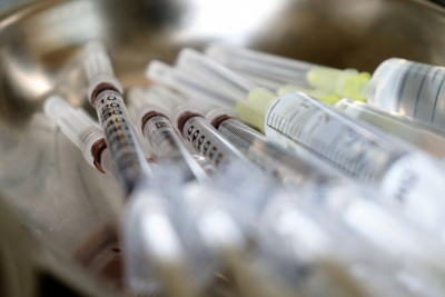 Εμβολιασμός παιδιών: «Σφαγή» on camera Βασιλακόπουλου με ανεμβολίαστη μητέρα υγειονομικό (βίντεο)