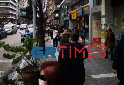 Θεσσαλονίκη: «Πανικός» στους δρόμους της πόλης με τις ουρές