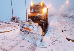 Διακόπηκε λόγω χιονόπτωσης η κυκλοφορία στη λεωφόρο Διονύσου