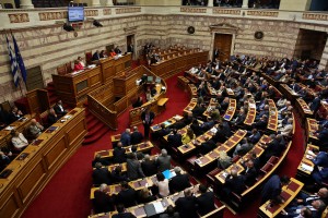 «Πυρά» της αντιπολίτευσης για την πληθώρα υπουργικών τροπολογιών