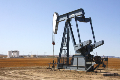ΟΠΕΚ+: Μειώνουν την παραγωγή πετρελαίου για να ανακόψουν την «βουτιά» στην τιμή του