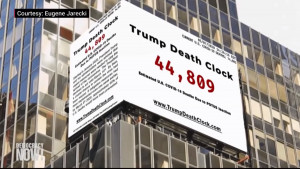 Νέα Υόρκη: Το «ρολόι των θανάτων εξαιτίας του Τραμπ» δεσπόζει στην Times Square