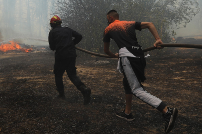 Θεσσαλονίκη: Υπό μερικό έλεγχο η φωτιά στην Καρδία - Φωτιά στον ΧΥΤΑ Κιλκίς