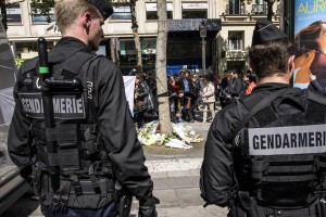 Γαλλία: Ανοιχτό το ενδεχόμενο εκ νέου επιβολής της κατάστασης έκτακτης ανάγκης