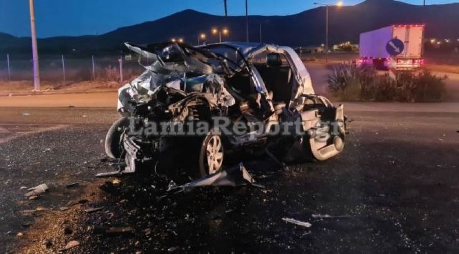 Σοκαριστικό τροχαίο στη Λαμία, νεκρός ο οδηγός του ΙΧ, συνελήφθη ο οδηγός της νταλίκας (εικόνες, βίντεο)