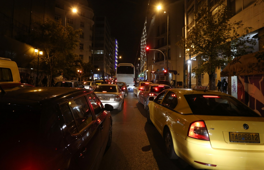 Αθήνα: Διακοπή κυκλοφορίας στην Βασιλέως Κωνσταντίνου μετά από τροχαίο