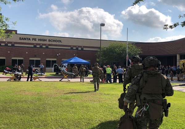 Μακελειό στο Τέξας: Ένοπλος άνοιξε πυρ σε σχολείο και σκότωσε δέκα άτομα (βίντεο)