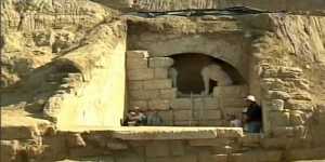 Αμφίπολη :Ο λέοντας υποδηλώνει τάφο που ανήκει σε άνδρα