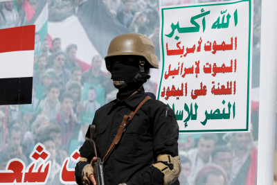 Φόβοι για απόλυτη ανάφλεξη στη Μέση Ανατολή: Γιατί χτυπούν την Υεμένη ΗΠΑ και Μεγάλη Βρετανία, ο ρόλος των Χούθι και το Ιράν