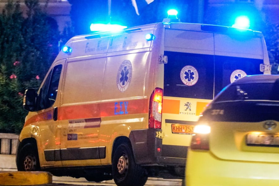 Σφοδρή σύγκρουση οχημάτων στην Πάτρα, δύο σοβαρά τραυματίες