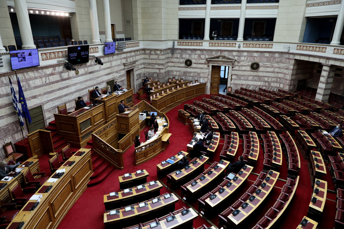eurokinissi Στην Βουλή το νομοσχέδιο με αλλαγές σε επιδόματα ΟΠΕΚΑ, μείωση εισφορών και έκτακτο επίδομα σε αυτοαπασχολούμενους