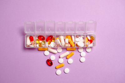 Ο EMA εγκρίνει δύο νέα φάρμακα για τον κορονοϊό, με μονοκλωνικά και ανοσοκατασταλτικό