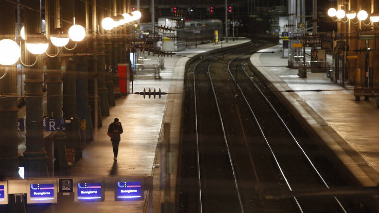 Παρίσι: Εκκενώθηκε σταθμός λόγω ύποπτης τσάντας (pics)