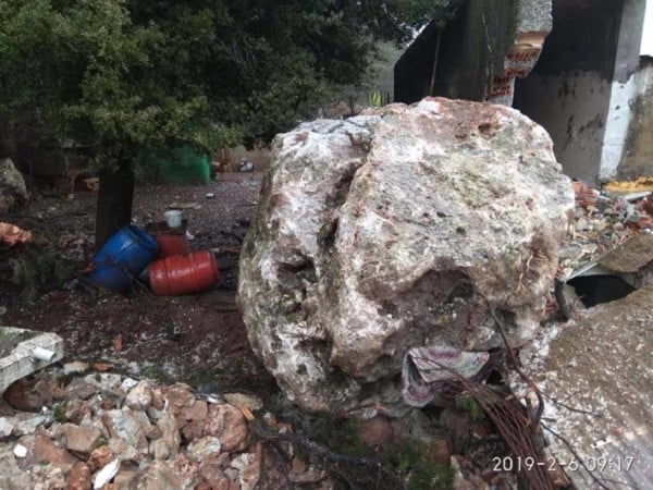 Κρήτη: Βράχος 25 τόνων έπεσε σε σπίτι - Από θαύμα σώθηκε η κάτοικος