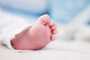 Ιταλία: Νεκρό νεογέννητο 20 ημέρων - Έπαθε υποθερμία σε βάρκα με μετανάστες