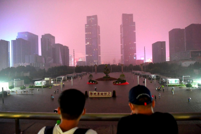 Πνίγηκε η Kίνα: Τουλάχιστον 16 νεκροί, συγκλονίζουν οι εικόνες διάσωσης (βίντεο)